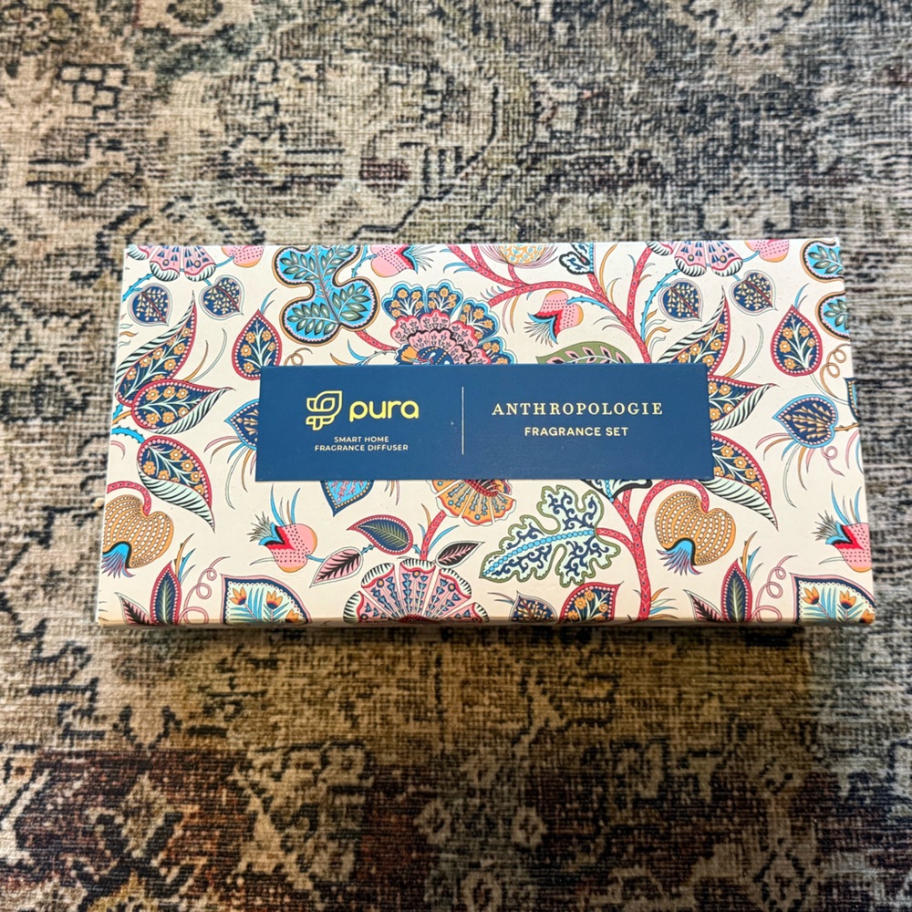 Pura 4 Anthropologie set